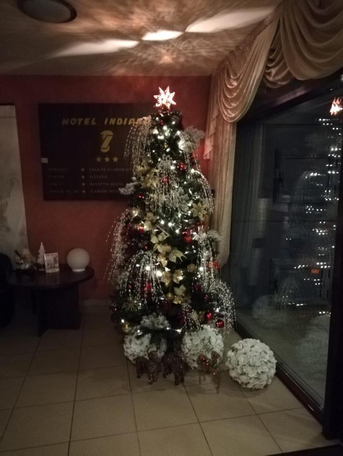 Indiana Hotel Яш Екстериор снимка