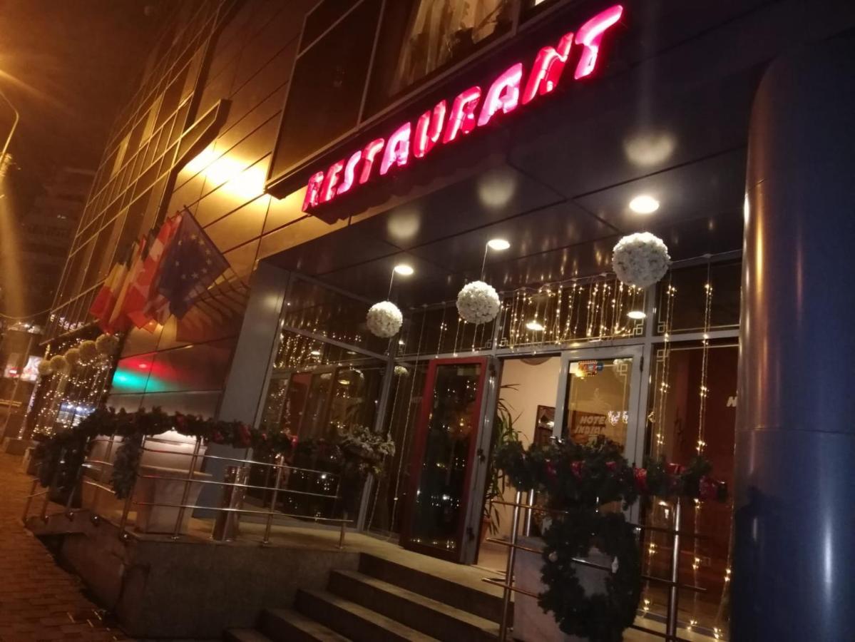 Indiana Hotel Яш Екстериор снимка