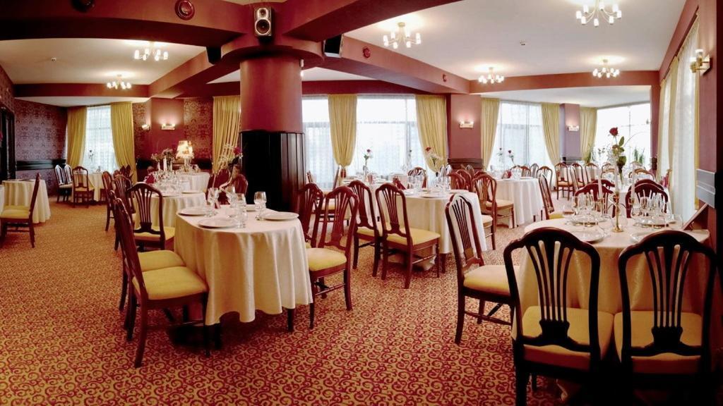Indiana Hotel Яш Екстериор снимка