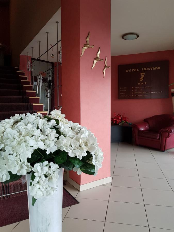 Indiana Hotel Яш Екстериор снимка