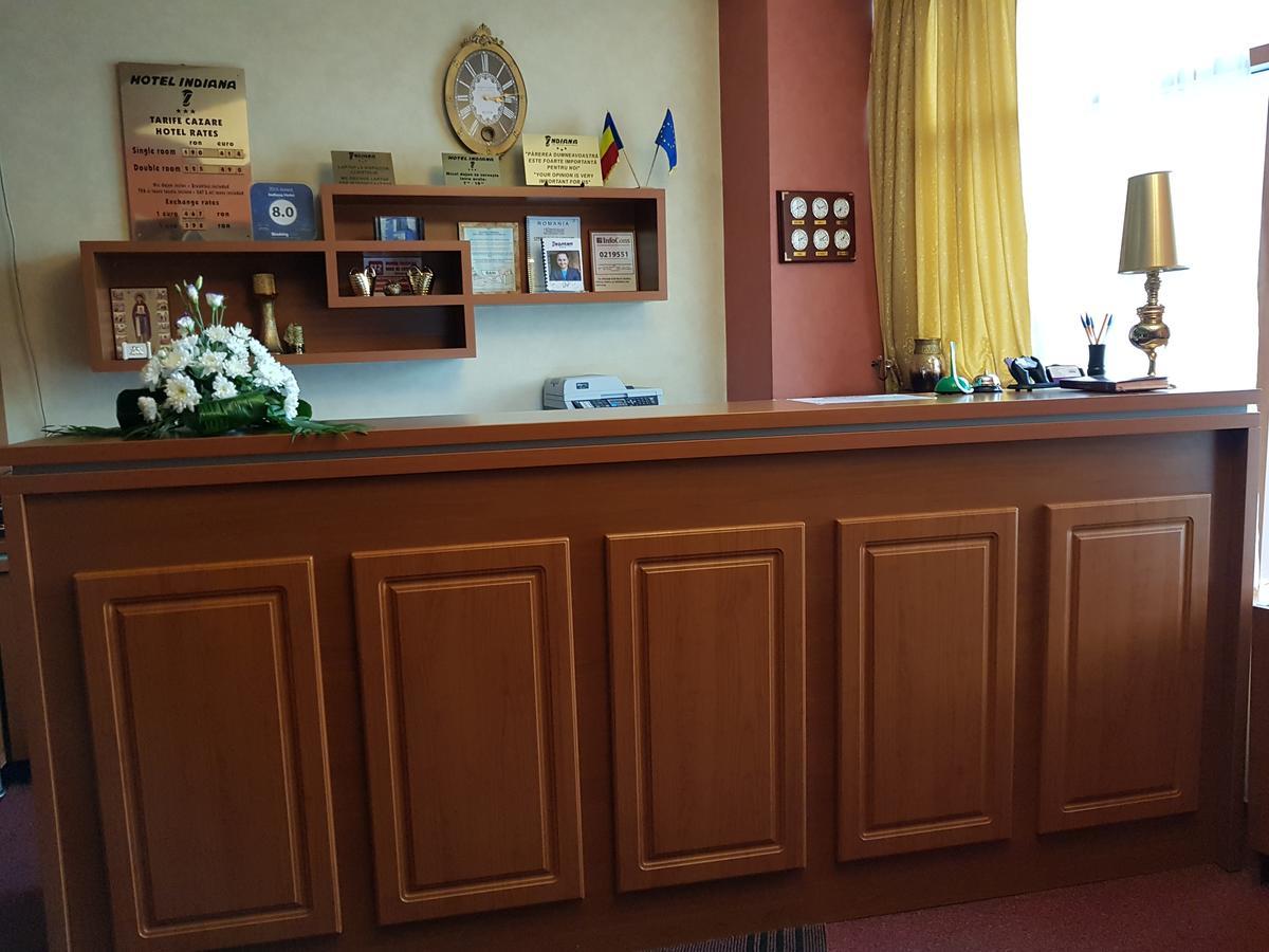 Indiana Hotel Яш Екстериор снимка